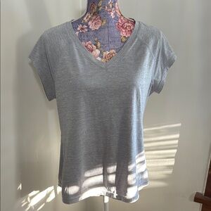 Ideology Light Gray V-Neck Short Sleeve Tee